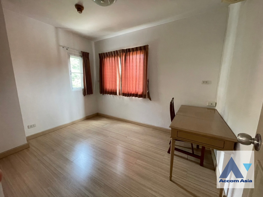7  2 br Apartment for rent and sale in Sukhumvit ,Bangkok MRT Sukhumvit - BTS Asok at Private and Peaceful AA29578