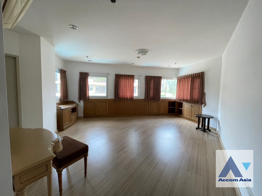 6  2 br Apartment for rent and sale in Sukhumvit ,Bangkok MRT Sukhumvit - BTS Asok at Private and Peaceful AA29578