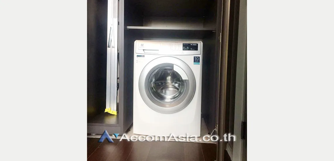unit 1 Bedroom  Condominium For Rent & Sale in Sukhumvit, Bangkok  near BTS Phrom Phong (AA29674)