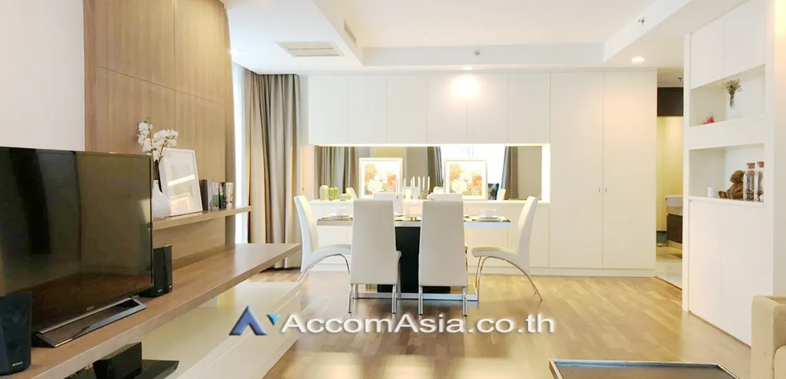 unit 2 Bedrooms  Condominium For Rent in Ploenchit, Bangkok  near BTS Ratchadamri (AA29715)