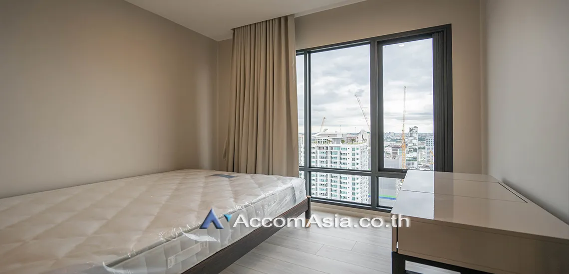 6  4 br Condominium For Rent in Phaholyothin ,Bangkok BTS Phaya Thai at The Room Phayathai   AA29724