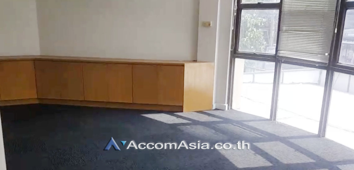 5  Building For Sale in Ratchadaphisek ,Bangkok MRT Huai Khwang AA29734