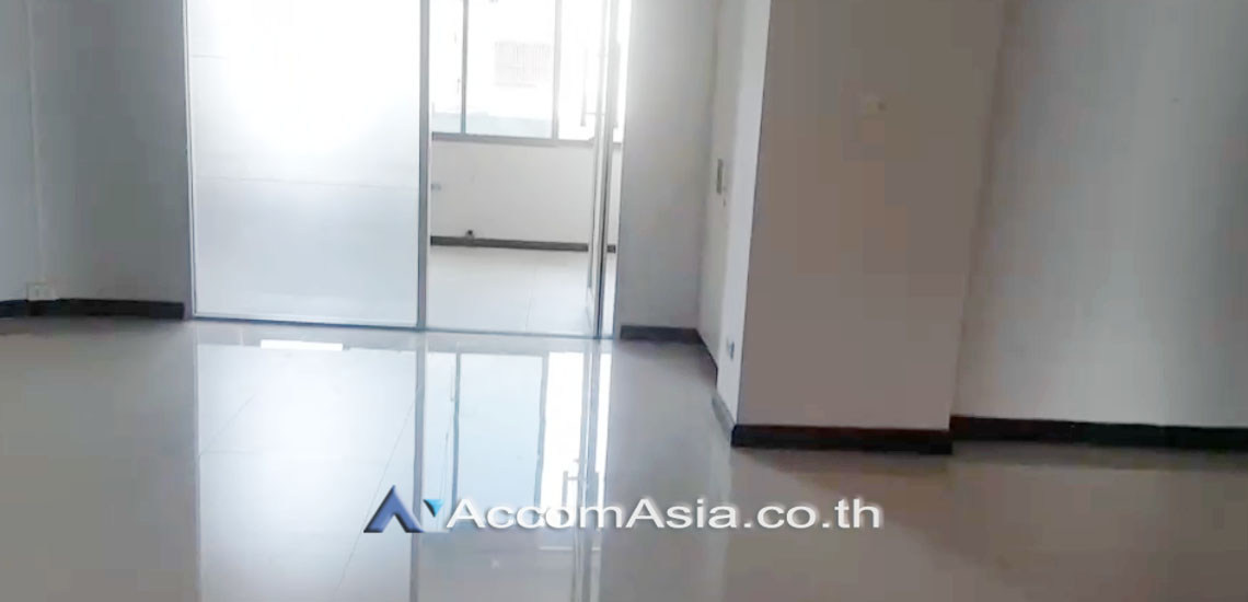 10  Building For Sale in Ratchadaphisek ,Bangkok MRT Huai Khwang AA29734
