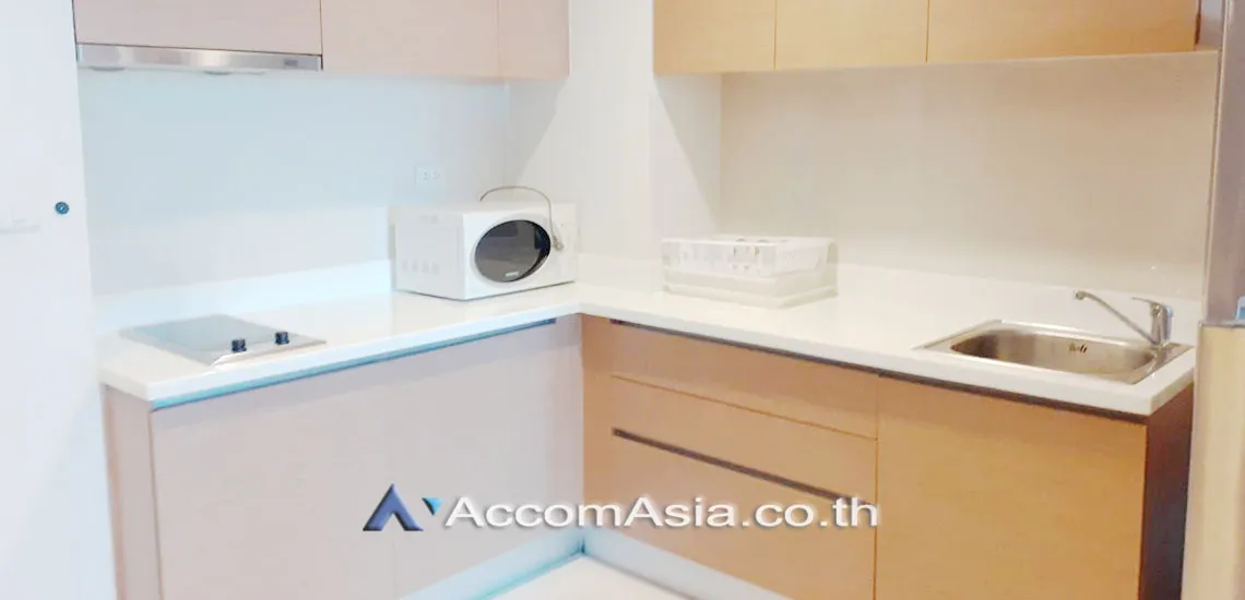 unit 1 Bedroom  Condominium For Rent in Ploenchit, Bangkok  near BTS Ratchadamri (AA29737)