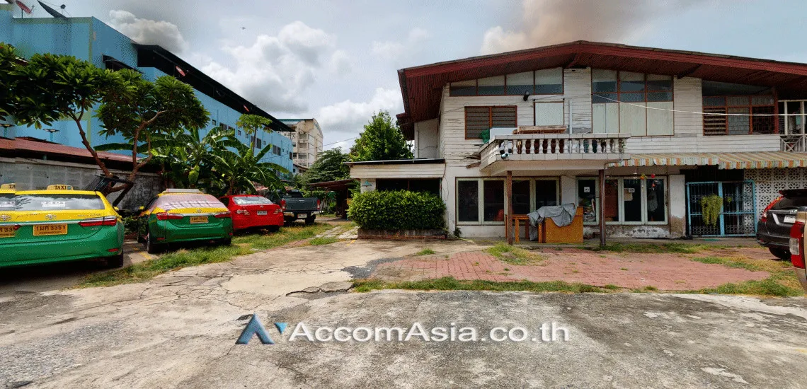  1  3 br House For Sale in Sathorn ,Bangkok BTS Chong Nonsi AA29764