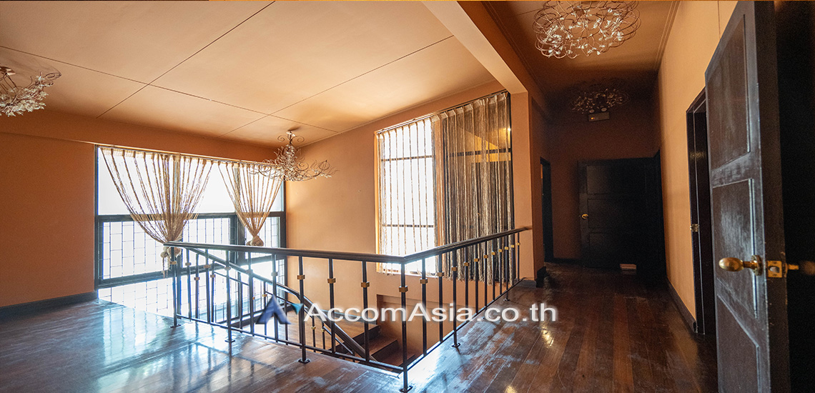  1  10 br House For Rent in Sukhumvit ,Bangkok BTS Phrom Phong AA29769