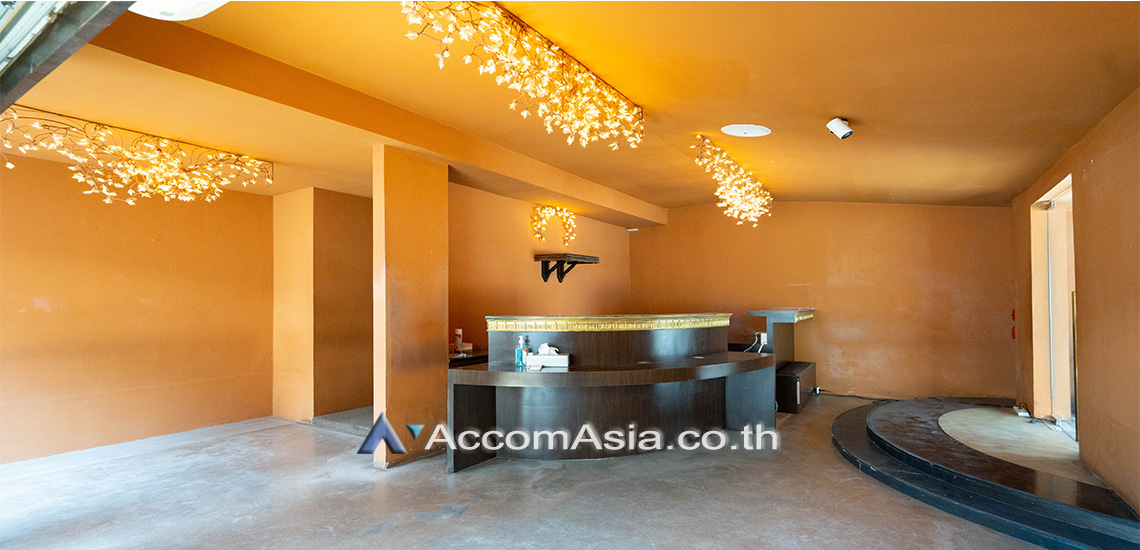  2  10 br House For Rent in Sukhumvit ,Bangkok BTS Phrom Phong AA29769