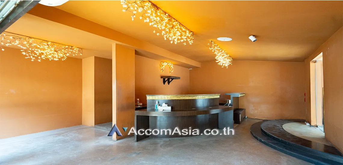  2  10 br House For Rent in Sukhumvit ,Bangkok BTS Phrom Phong AA29769