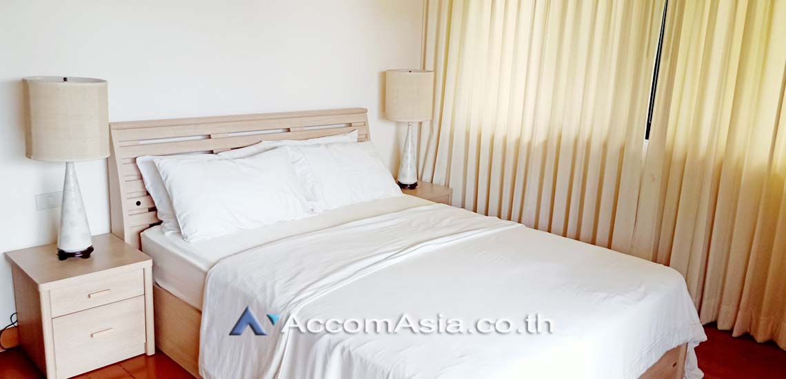  1  3 br Apartment For Rent in Phaholyothin ,Bangkok BTS Ari at Low-rise Apartment 750m. walk to BTS AA29784