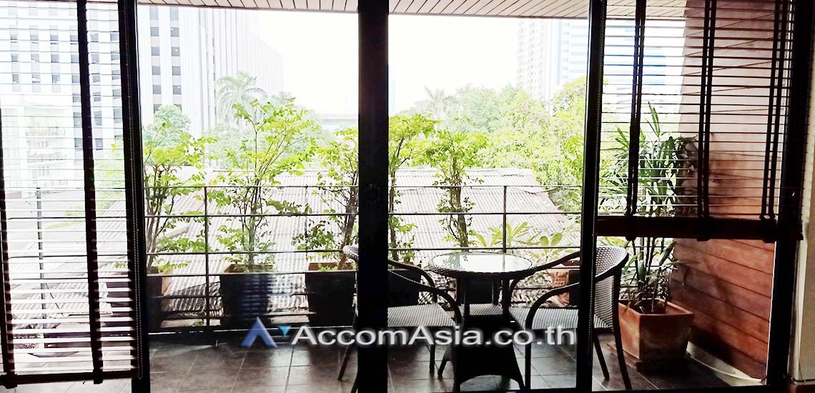 8  3 br Apartment For Rent in Phaholyothin ,Bangkok BTS Ari at Low-rise Apartment 750m. walk to BTS AA29784
