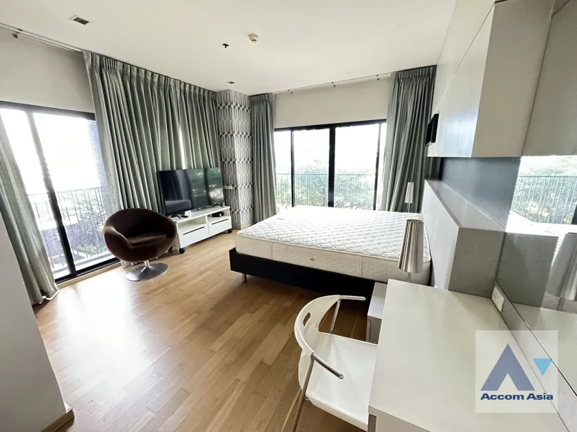 unit 2 Bedrooms  Condominium For Rent in Sukhumvit, Bangkok  near BTS Ekkamai (AA29794)