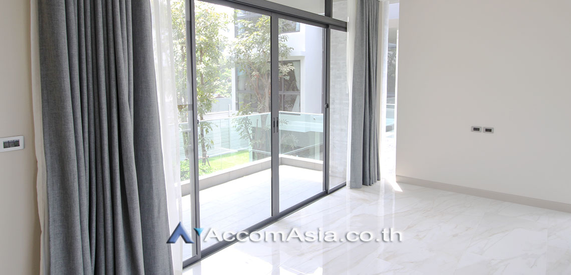 unit 4 Bedrooms  House For Rent in Sukhumvit, Bangkok  (AA29825)