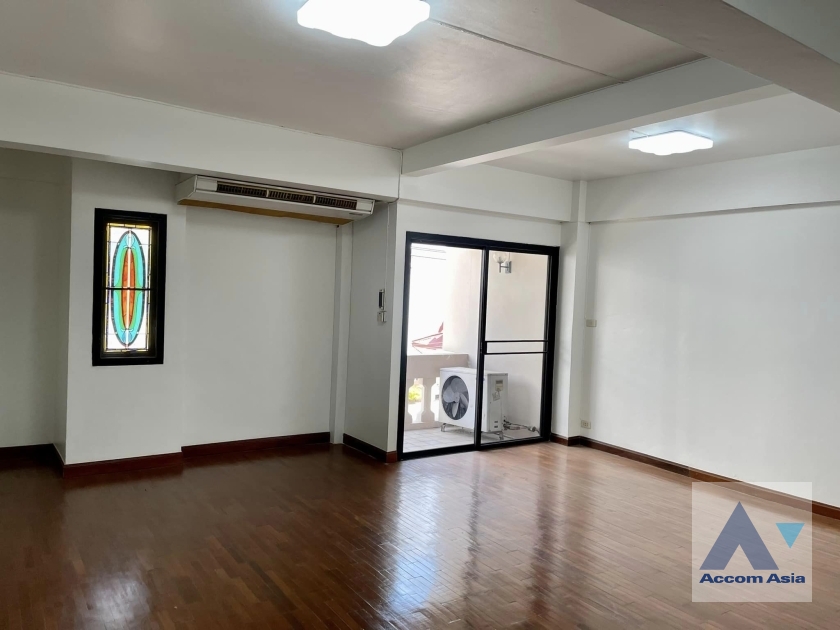 8  8 br Townhouse For Rent in Sukhumvit ,Bangkok BTS Nana AA29833