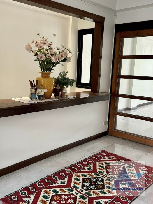 9  8 br Townhouse For Rent in Sukhumvit ,Bangkok BTS Nana AA29833