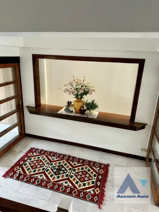unitHome Office |  8 Bedrooms  Townhouse For Rent in Sukhumvit, Bangkok  near BTS Nana (AA29833)
