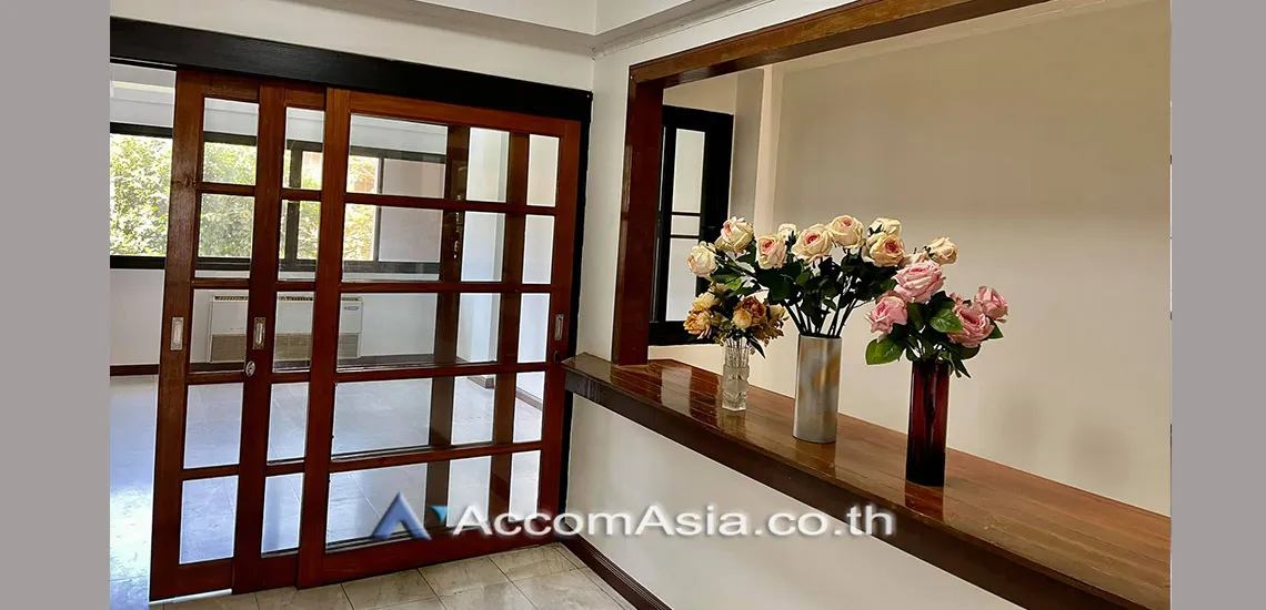 4  8 br Townhouse For Rent in Sukhumvit ,Bangkok BTS Nana AA29833