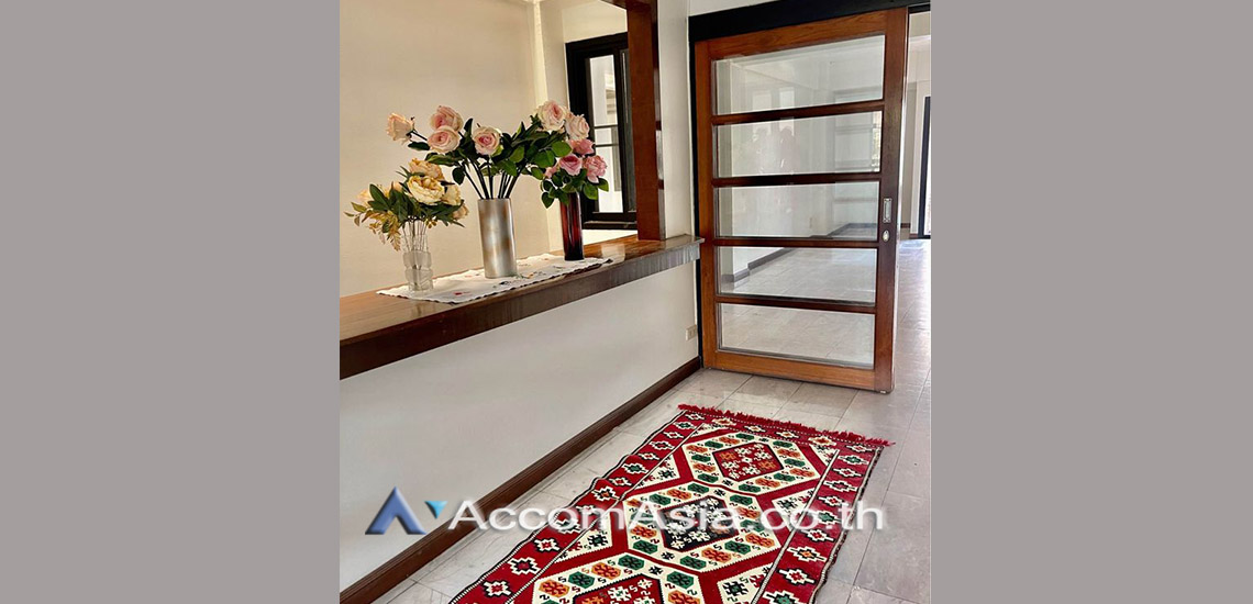 5  8 br Townhouse For Rent in Sukhumvit ,Bangkok BTS Nana AA29833