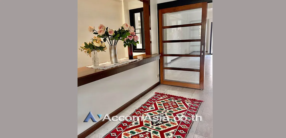 5  8 br Townhouse For Rent in Sukhumvit ,Bangkok BTS Nana AA29833
