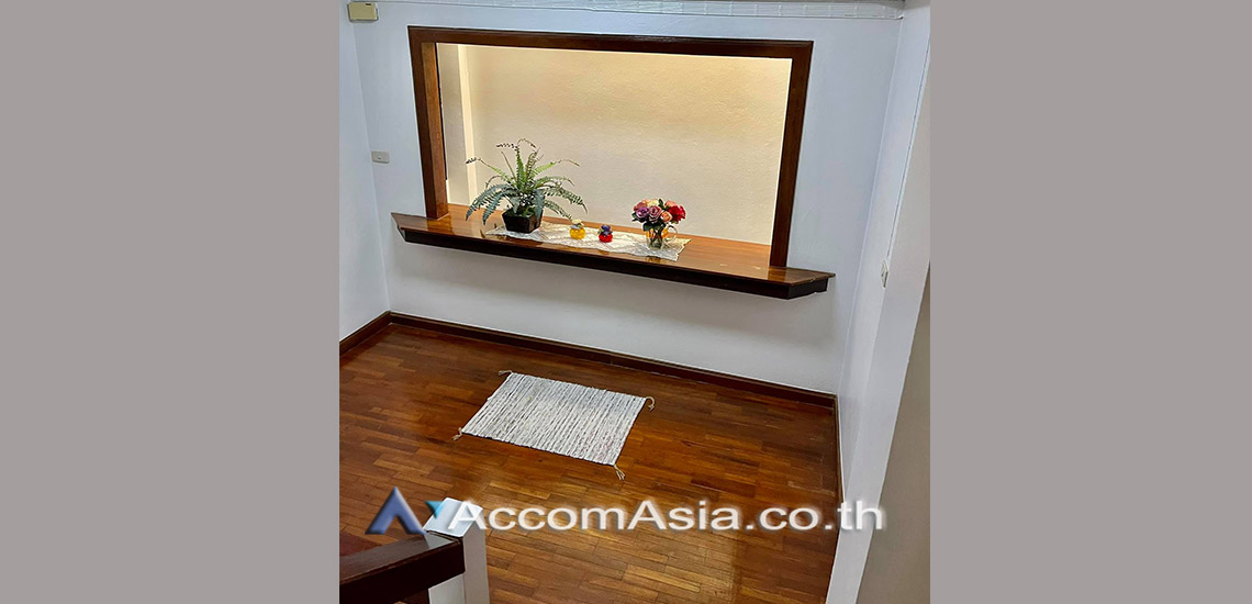 14  8 br Townhouse For Rent in Sukhumvit ,Bangkok BTS Nana AA29833