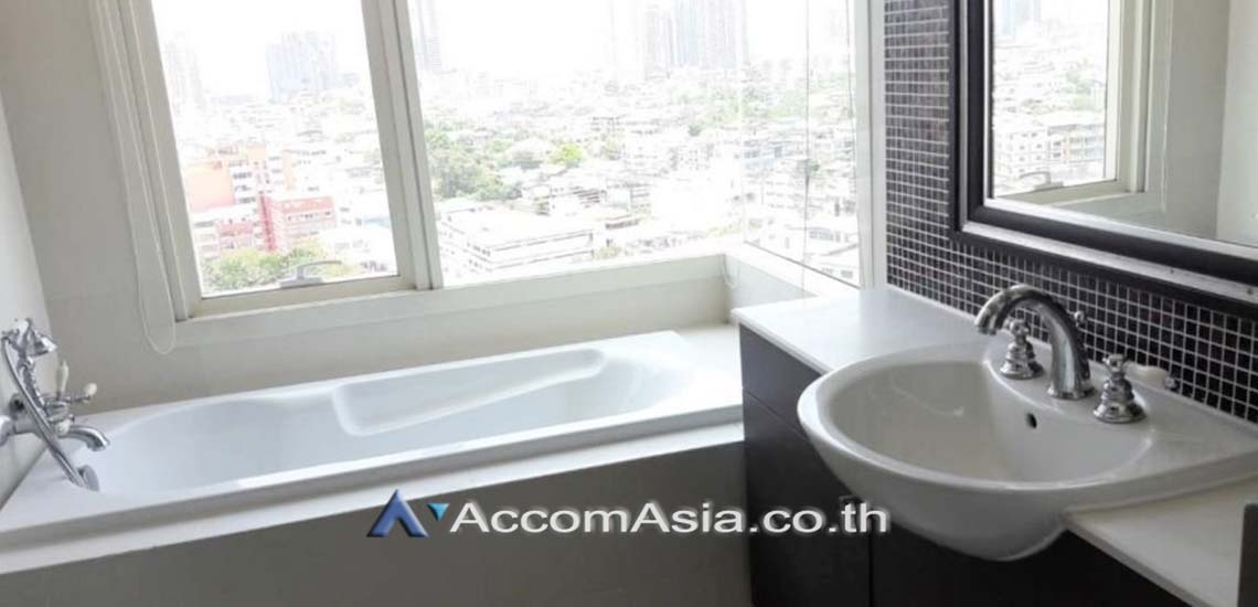 5  3 br Condominium For Rent in Charoen Nakhon ,Bangkok BTS Krung Thon Buri at WaterMark Chaophraya River AA29841