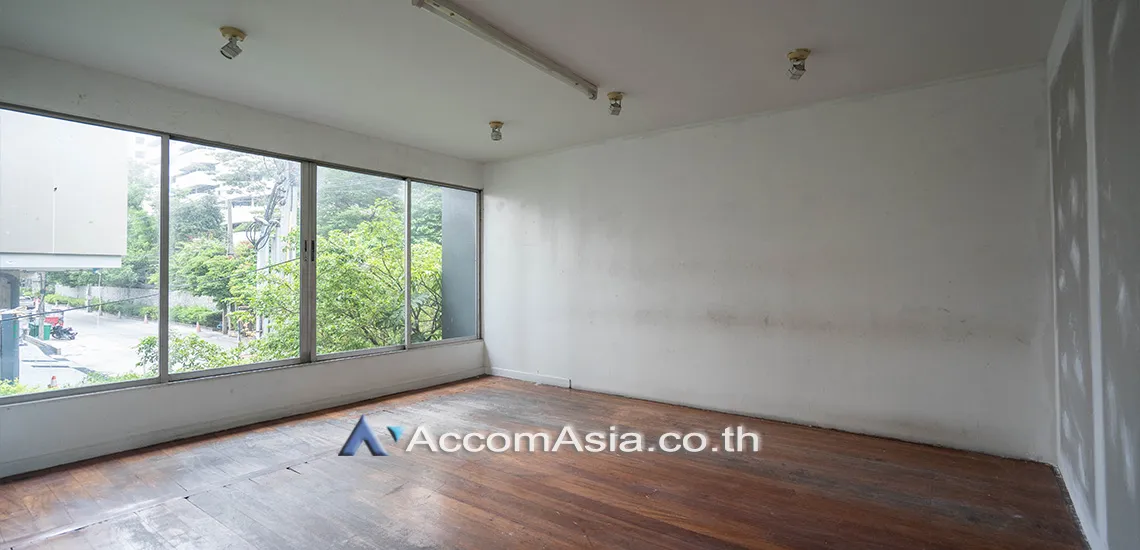 5  3 br House for rent and sale in Ploenchit ,Bangkok BTS Ploenchit AA29858