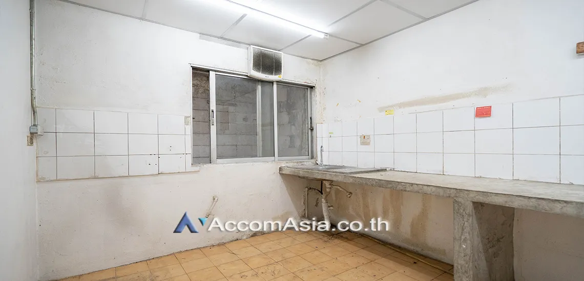 8  3 br House for rent and sale in Ploenchit ,Bangkok BTS Ploenchit AA29858