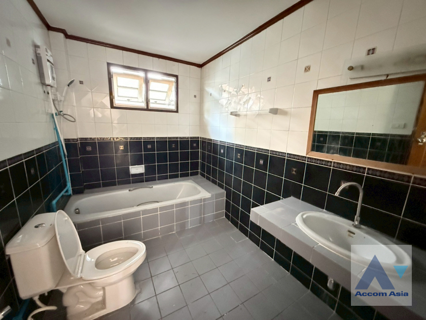 25  2 br House For Rent in Sukhumvit ,Bangkok MRT Sukhumvit - BTS Asok AA29865