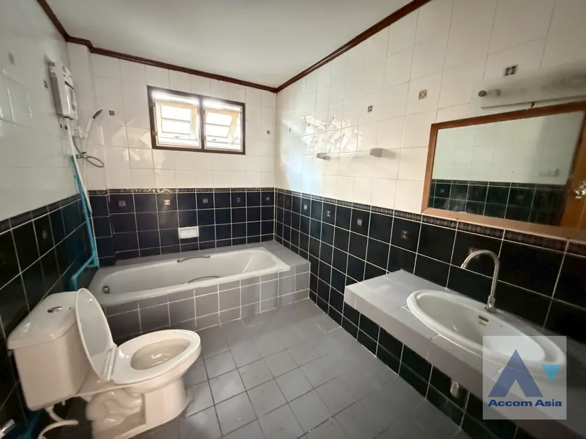 25  2 br House For Rent in Sukhumvit ,Bangkok MRT Sukhumvit - BTS Asok AA29865