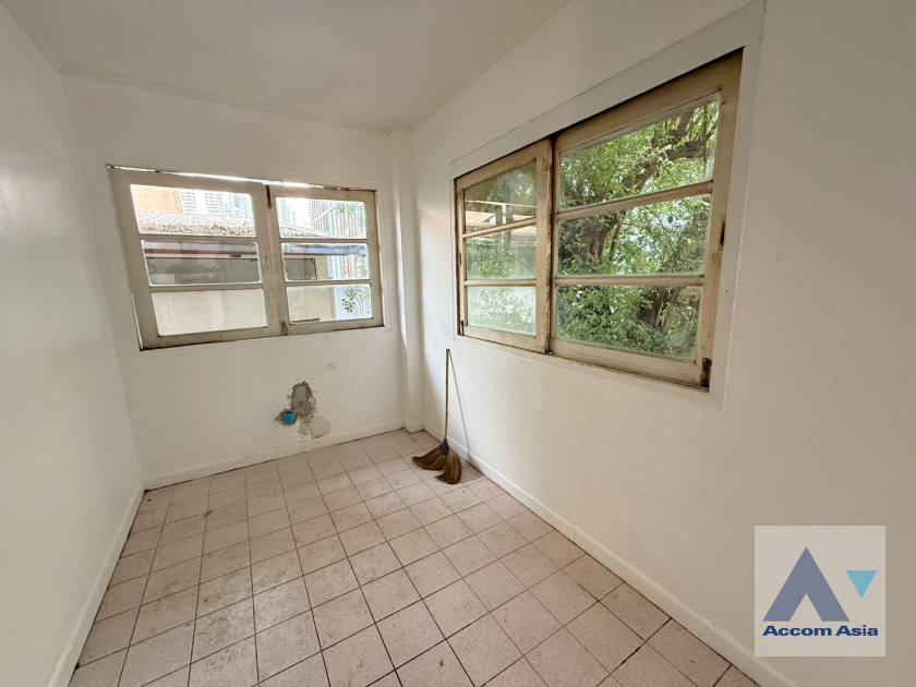 24  2 br House For Rent in Sukhumvit ,Bangkok MRT Sukhumvit - BTS Asok AA29865