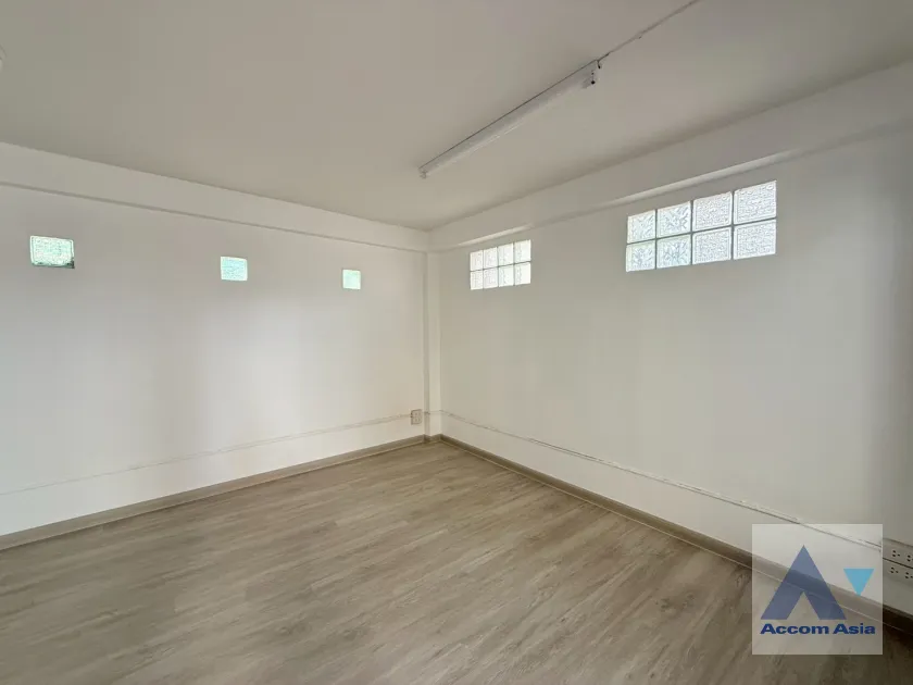 23  2 br House For Rent in Sukhumvit ,Bangkok MRT Sukhumvit - BTS Asok AA29865