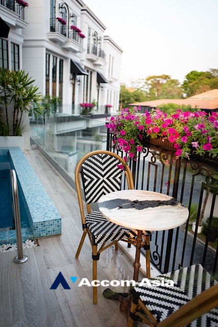 11  4 br House For Sale in Sukhumvit ,Bangkok BTS Phra khanong - BTS Ekkamai at House  in compound AA29884