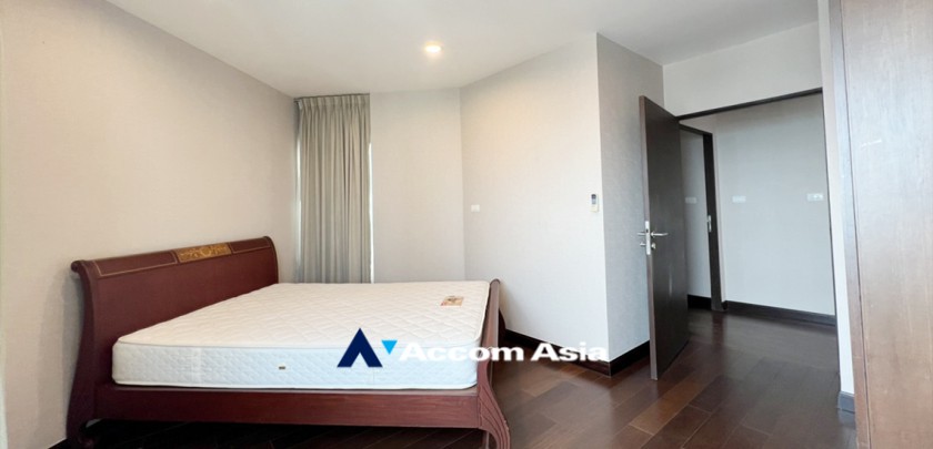  1  2 br Condominium For Sale in Sathorn ,Bangkok BTS Sala Daeng - MRT Lumphini at Sathorn Gardens AA29895