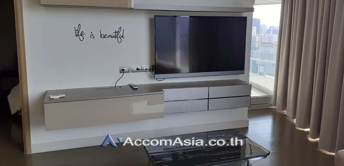 unit 2 Bedrooms  Condominium For Rent in Ploenchit, Bangkok  near BTS Ratchadamri (AA29949)