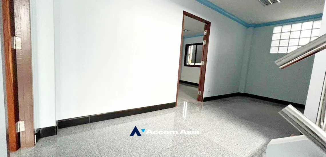 8  4 br House for rent and sale in Ploenchit ,Bangkok BTS Chitlom AA29957
