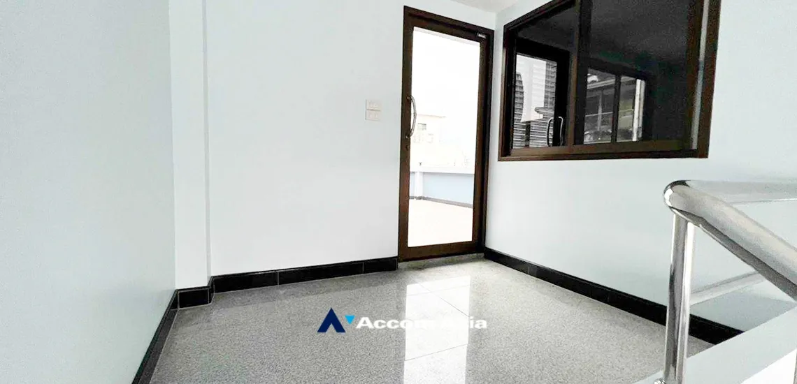18  4 br House for rent and sale in Ploenchit ,Bangkok BTS Chitlom AA29957