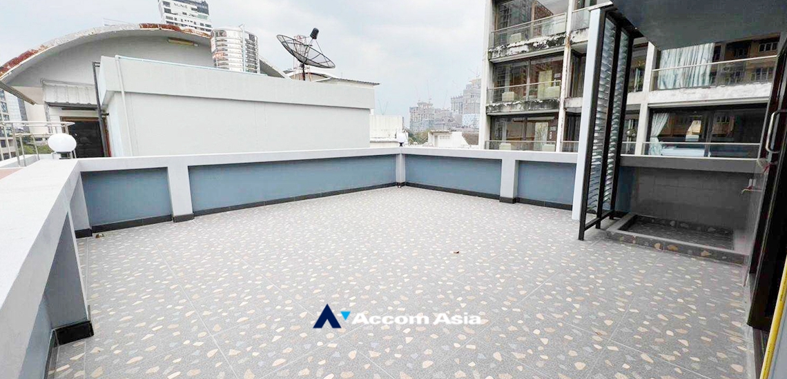 5  4 br House for rent and sale in Ploenchit ,Bangkok BTS Chitlom AA29957