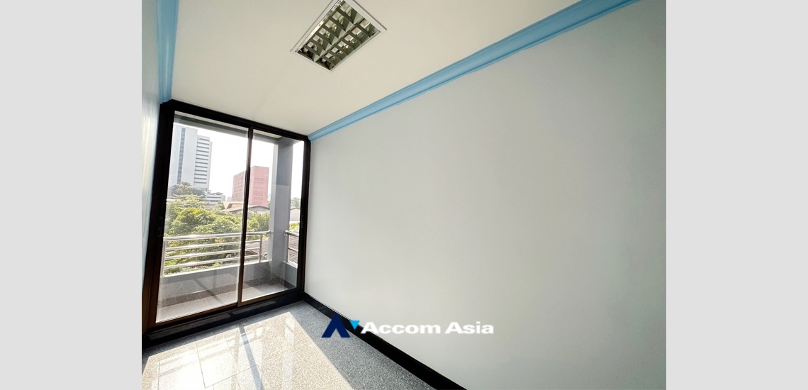 22  4 br House for rent and sale in Ploenchit ,Bangkok BTS Chitlom AA29957