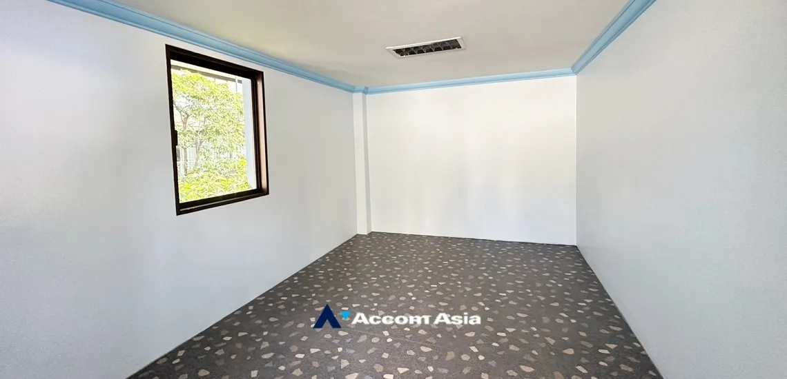 10  4 br House for rent and sale in Ploenchit ,Bangkok BTS Chitlom AA29957