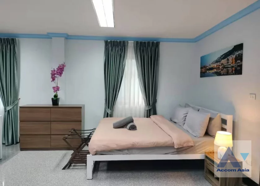9  4 br House For Rent in Ploenchit ,Bangkok BTS Chitlom AA29957