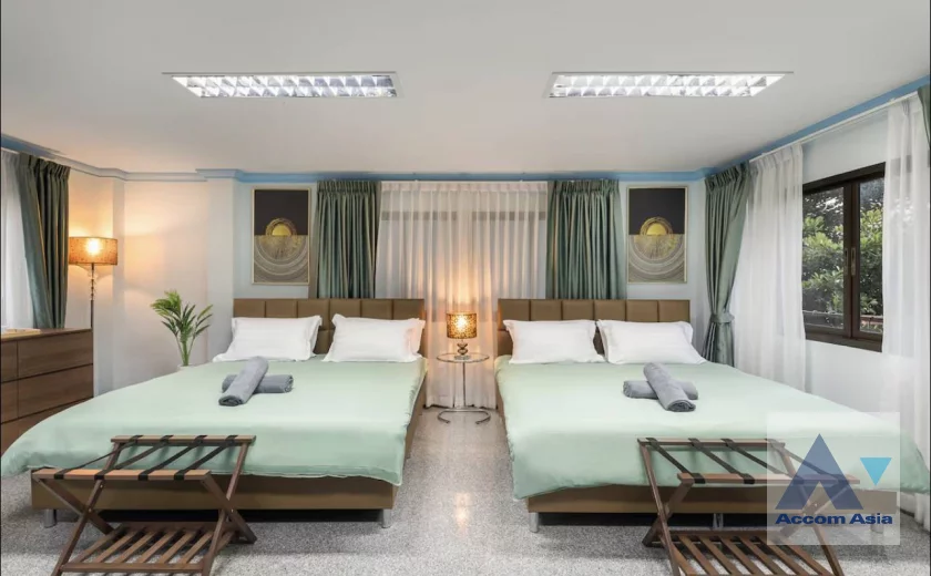 7  4 br House For Rent in Ploenchit ,Bangkok BTS Chitlom AA29957