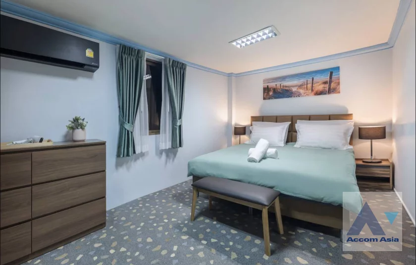 8  4 br House For Rent in Ploenchit ,Bangkok BTS Chitlom AA29957