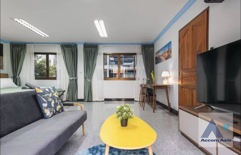  1  4 br House For Rent in Ploenchit ,Bangkok BTS Chitlom AA29957