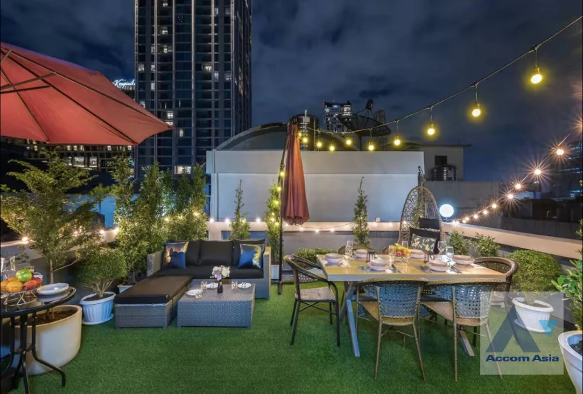 17  4 br House For Rent in Ploenchit ,Bangkok BTS Chitlom AA29957