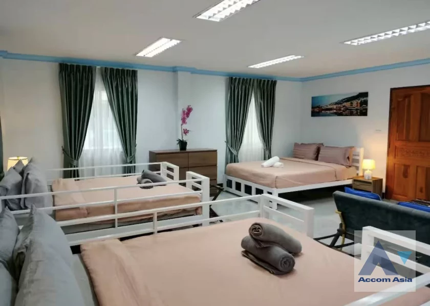 10  4 br House For Rent in Ploenchit ,Bangkok BTS Chitlom AA29957