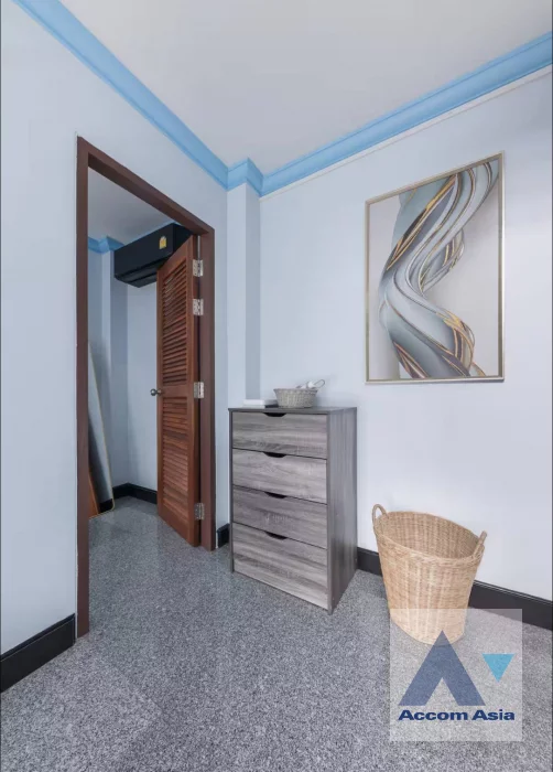 12  4 br House For Rent in Ploenchit ,Bangkok BTS Chitlom AA29957