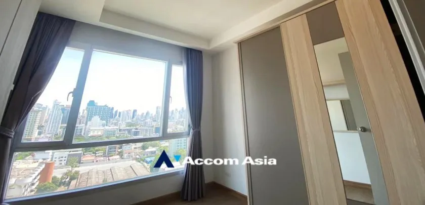 unit 2 Bedrooms  Condominium For Sale in Ratchadaphisek, Bangkok  near BTS Thong Lo (AA29964)