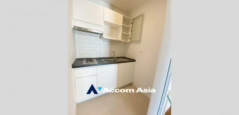 unit 2 Bedrooms  Condominium For Sale in Ratchadaphisek, Bangkok  near BTS Thong Lo (AA29964)