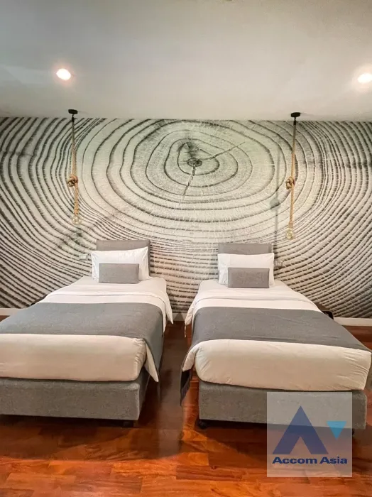 9  2 br Apartment for rent and sale in Ploenchit ,Bangkok BTS Chitlom - MRT Lumphini at Low-Rise Cozy Apartment, 5 mins walk to Lumpini park AA29985
