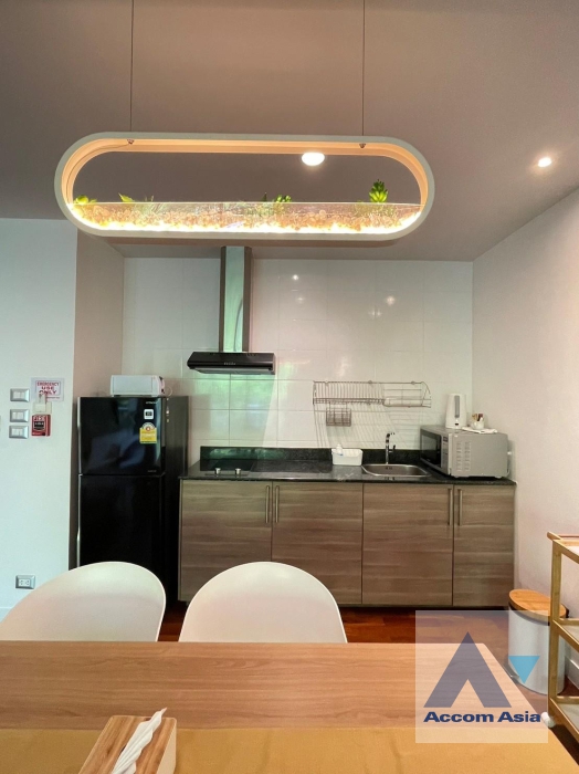 4  2 br Apartment For Rent in Ploenchit ,Bangkok BTS Chitlom - MRT Lumphini at Low-Rise Cozy Apartment, 5 mins walk to Lumpini park AA29985