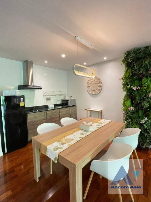 5  2 br Apartment For Rent in Ploenchit ,Bangkok BTS Chitlom - MRT Lumphini at Low-Rise Cozy Apartment, 5 mins walk to Lumpini park AA29985